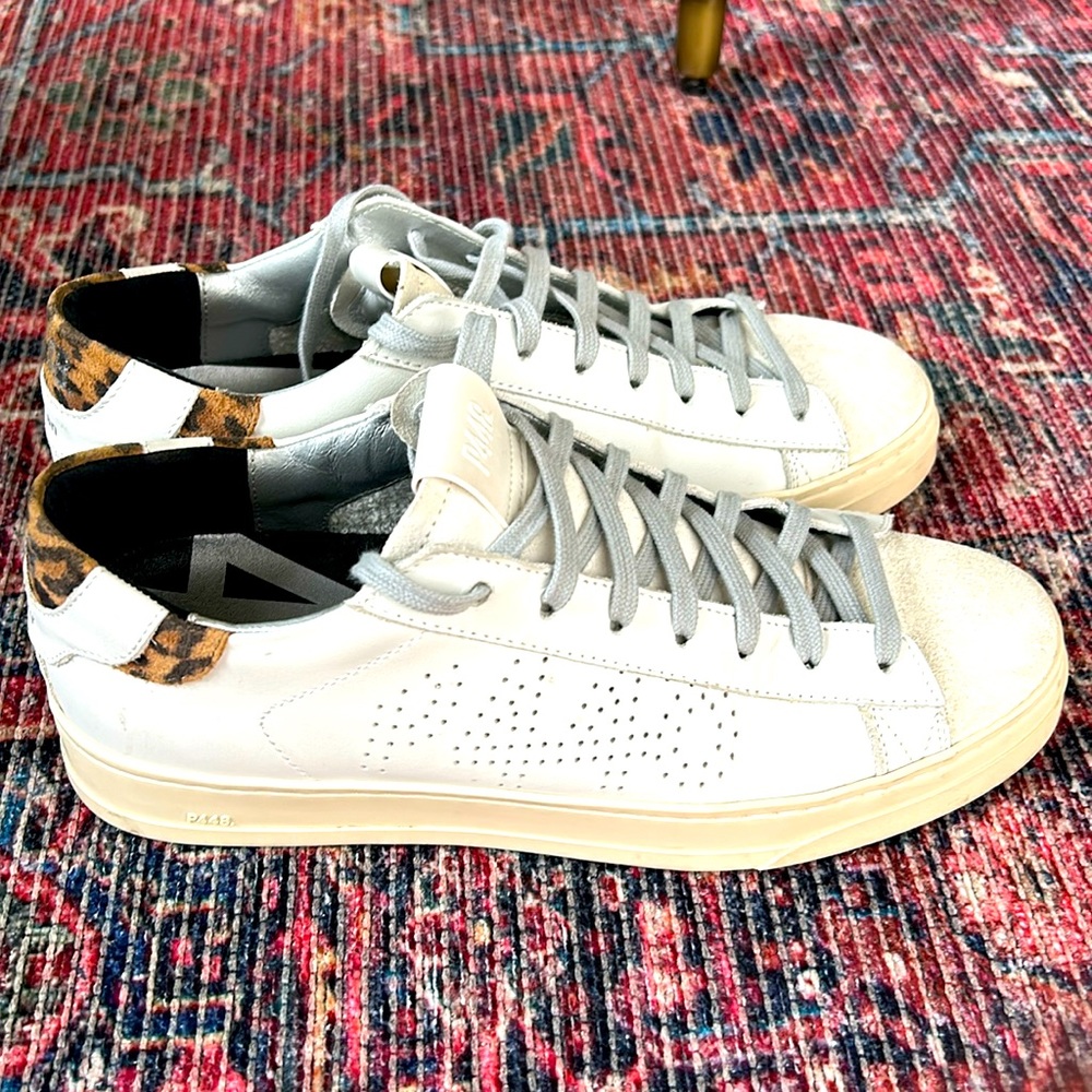 P448 women’s white leather low top sneakers size 40